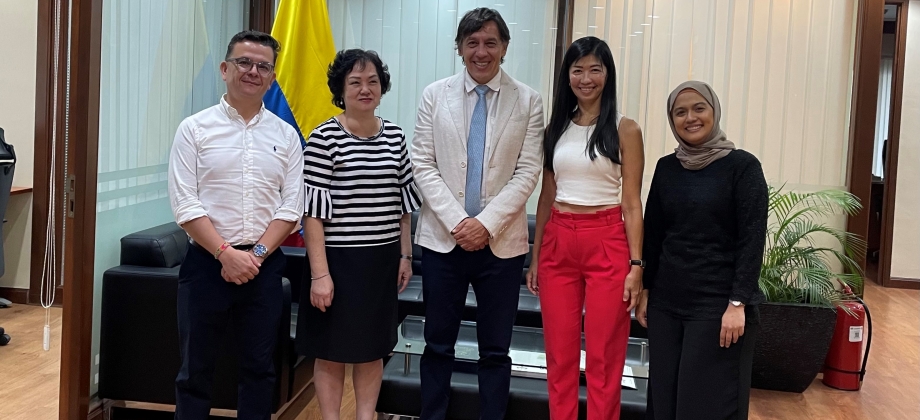 Alejandro Rosselli Londoño se posesionó como nuevo Embajador de Colombia en Malasia