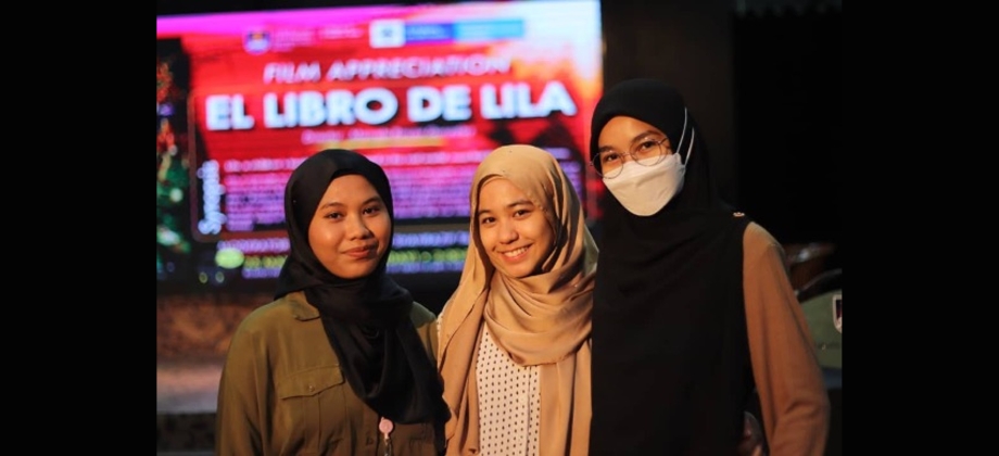 Embajada de Colombia en Malasia celebró un encuentro académico que tuvo como eje central la película “El libro de Lila”
